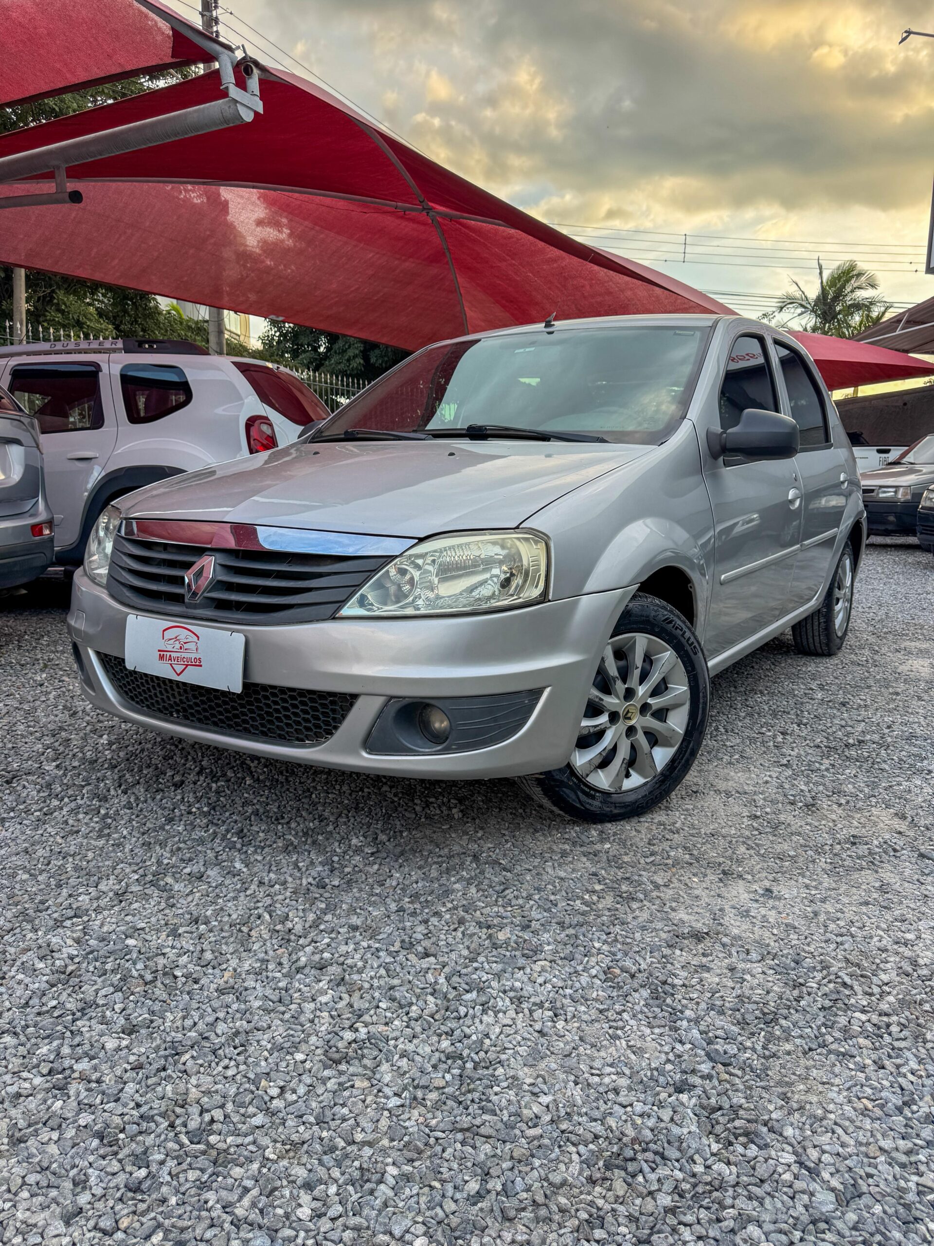 Logan Expression 1.6 2012 • 183.000Km