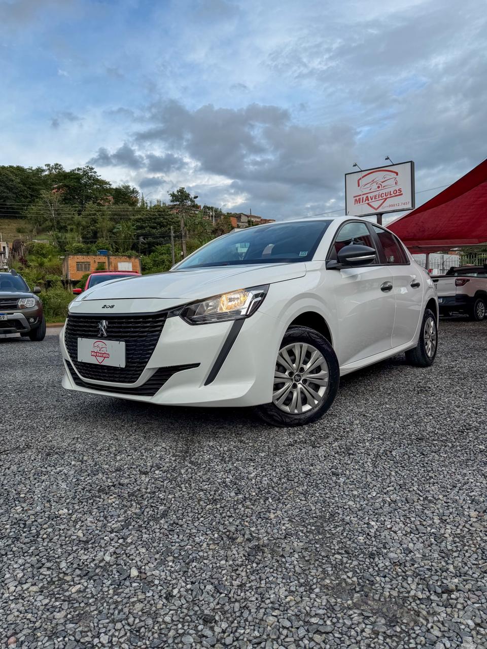 208 Like 1.0 2023 • 55.000km