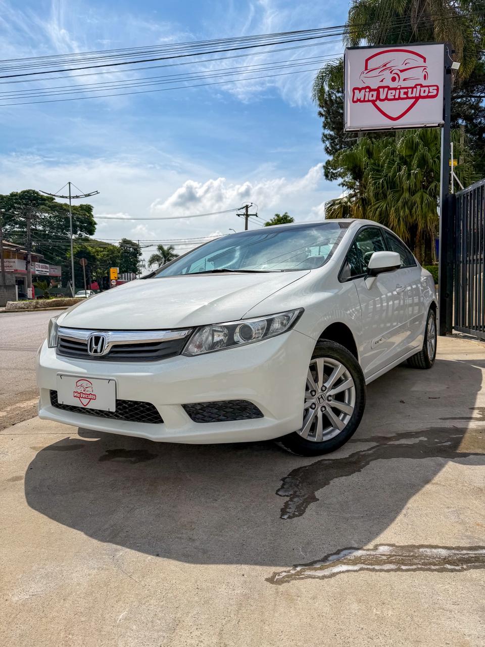 Civic LXS 1.8 AT 2014 • 180.000km